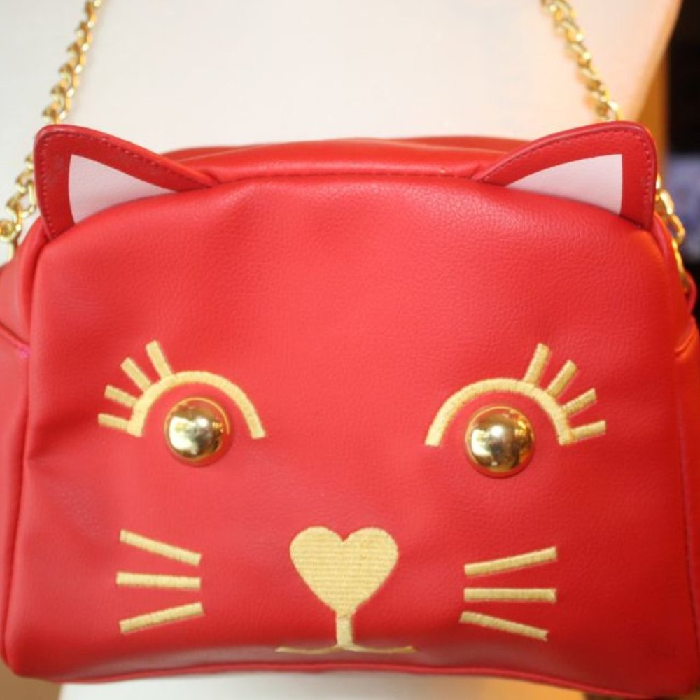 BETSEY JOHNSON LUV BETSEY RED CAT FACE CROSSBODY BAG!
